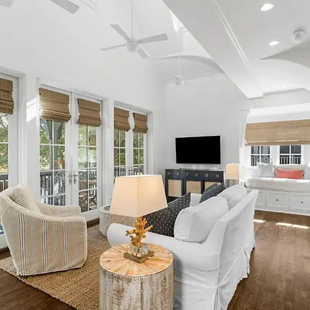 Villa Abaco Pearl Carriage House